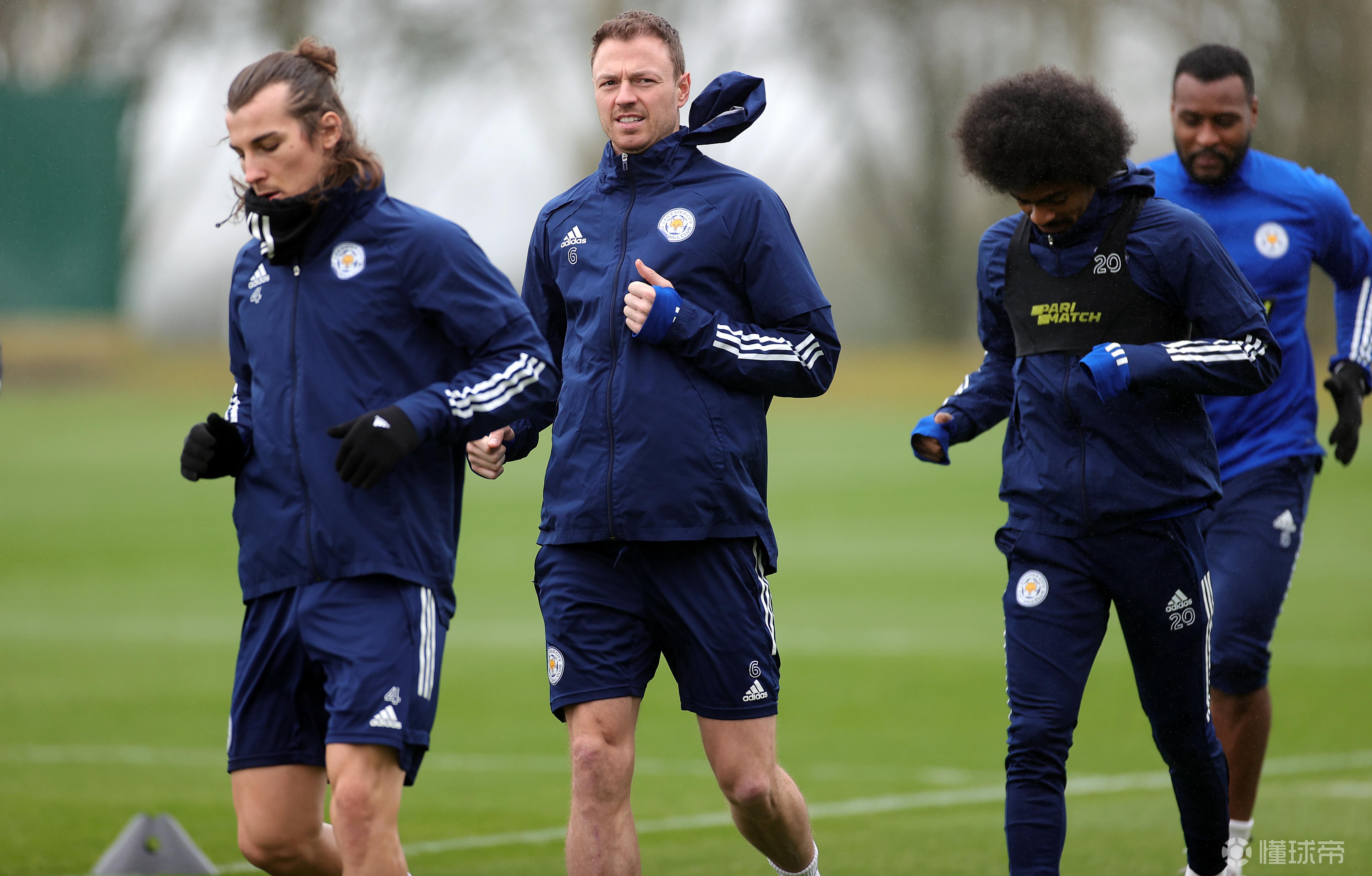 清晨体能课后,洛杉矶湖人伤情更新备战足总杯,话题不断,更衣室氛围转暖的简单介绍 清晨体能课后,洛杉矶湖人伤情更新备战足总杯,话题不断,更衣室氛围转暖的简单介绍