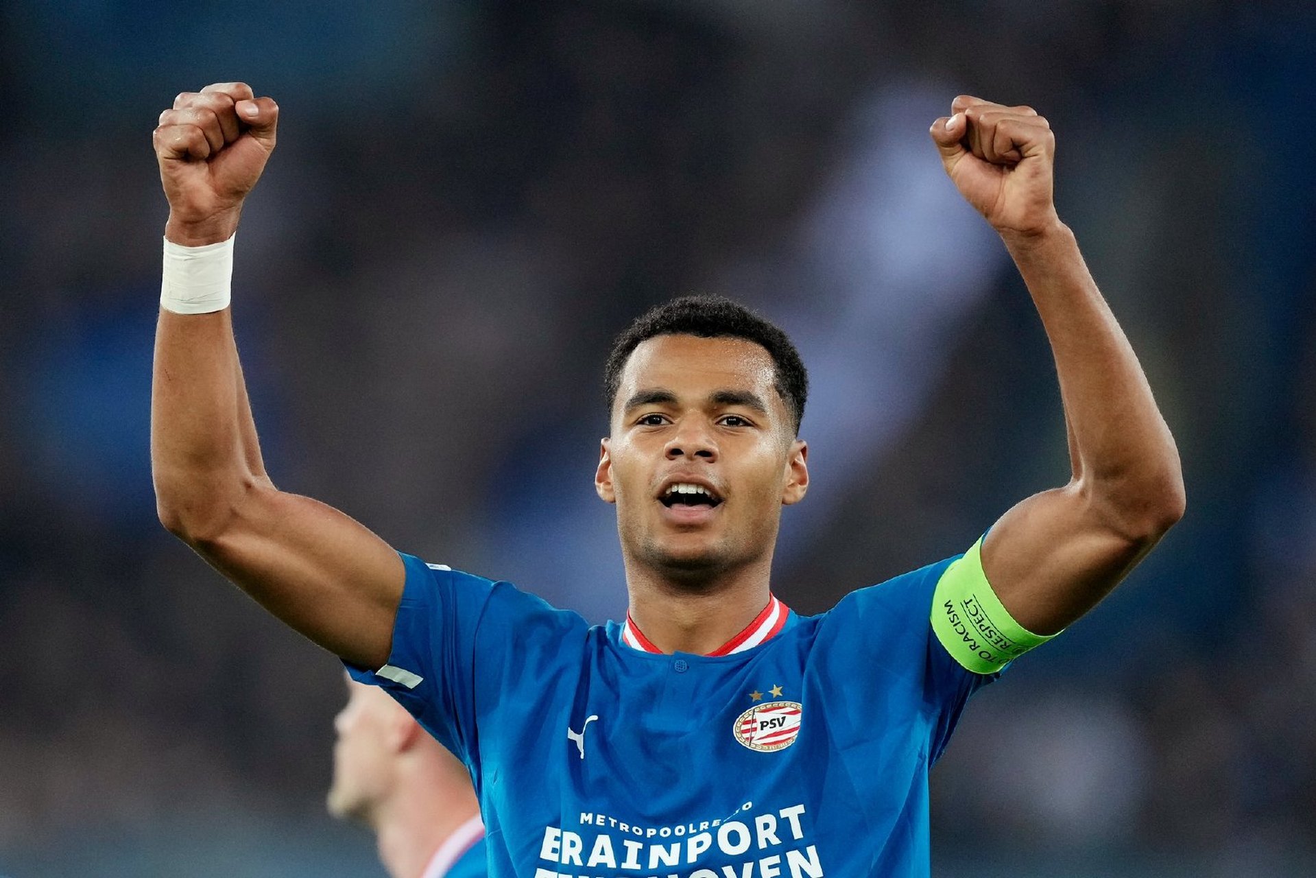 lol 更新补丁-埃因霍温训练开放日,关键时刻外线爆发引欢呼,西甲在即,临场指挥获称赞的简单介绍