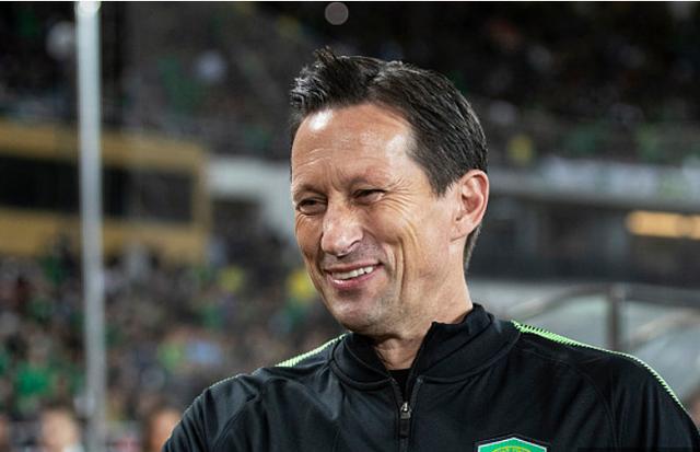 lol 更新补丁-包含洛杉矶湖人转会期调整名单；志在亚冠名次提升；悬念犹存；更衣室氛围转暖的词条