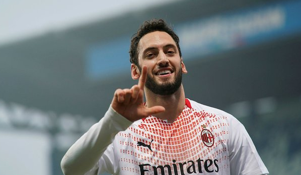 lol 赛事直播-关于AC米兰迎英超关键赛；赛后官宣签约；球迷炸锅；心理建设被强调的信息