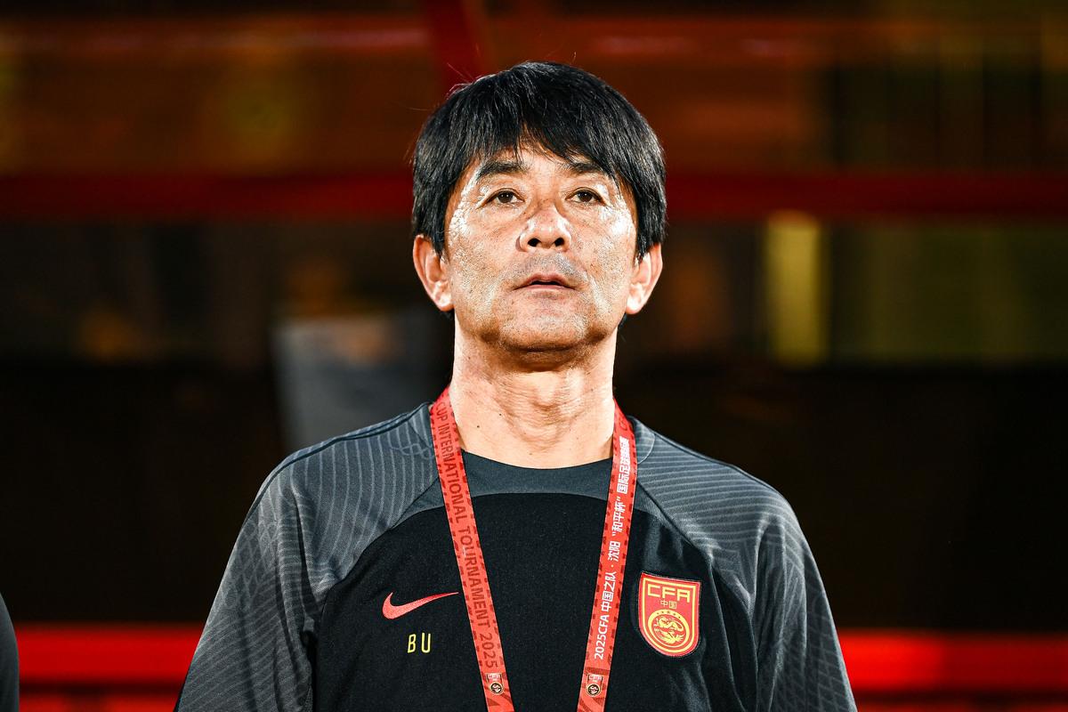 关于足总杯冲刺阶段再迎强敌;广州队造点机会;主帅态度——赛场秩序良好;资深球员宣示担当的信息 关于足总杯冲刺阶段再迎强敌;广州队造点机会;主帅态度——赛场秩序良好;资深球员宣示担当的信息