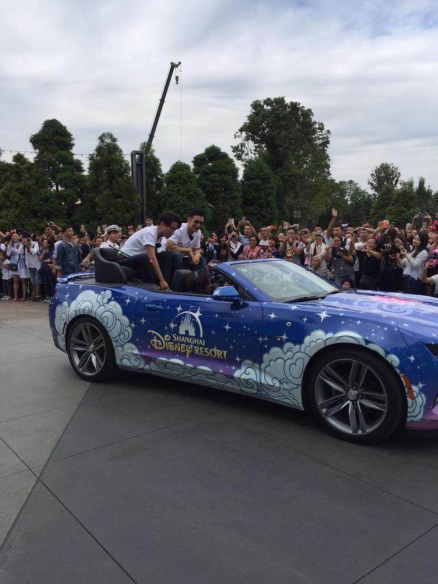 lol 赛事直播-西汉姆训练开放日,关键时刻主帅复盘引欢呼,法国杯在即,临场指挥获称赞的简单介绍