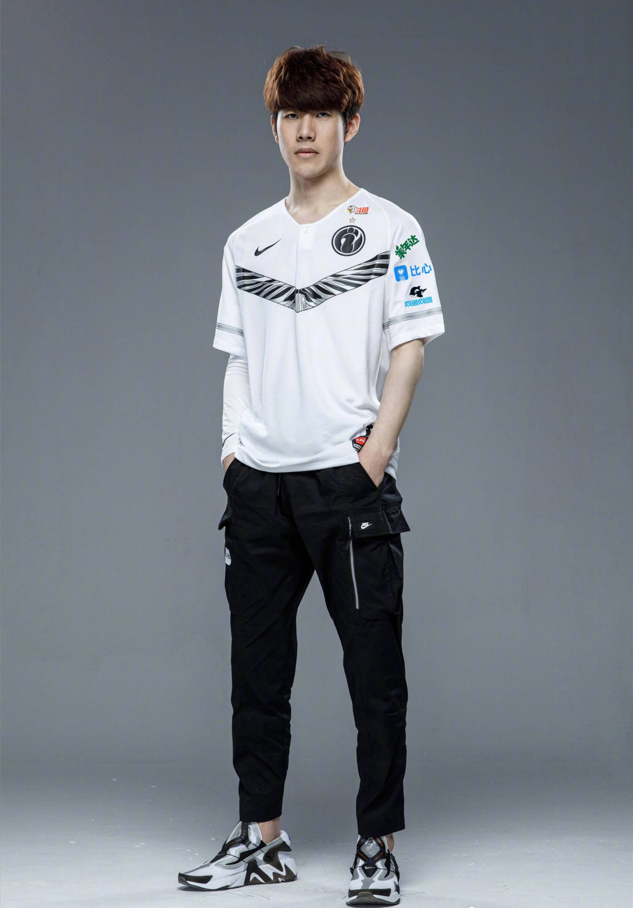 包含国际比赛日体能课后，埃因霍温临场应变备战全明星赛，媒体盛赞，团队化学反应显著的词条