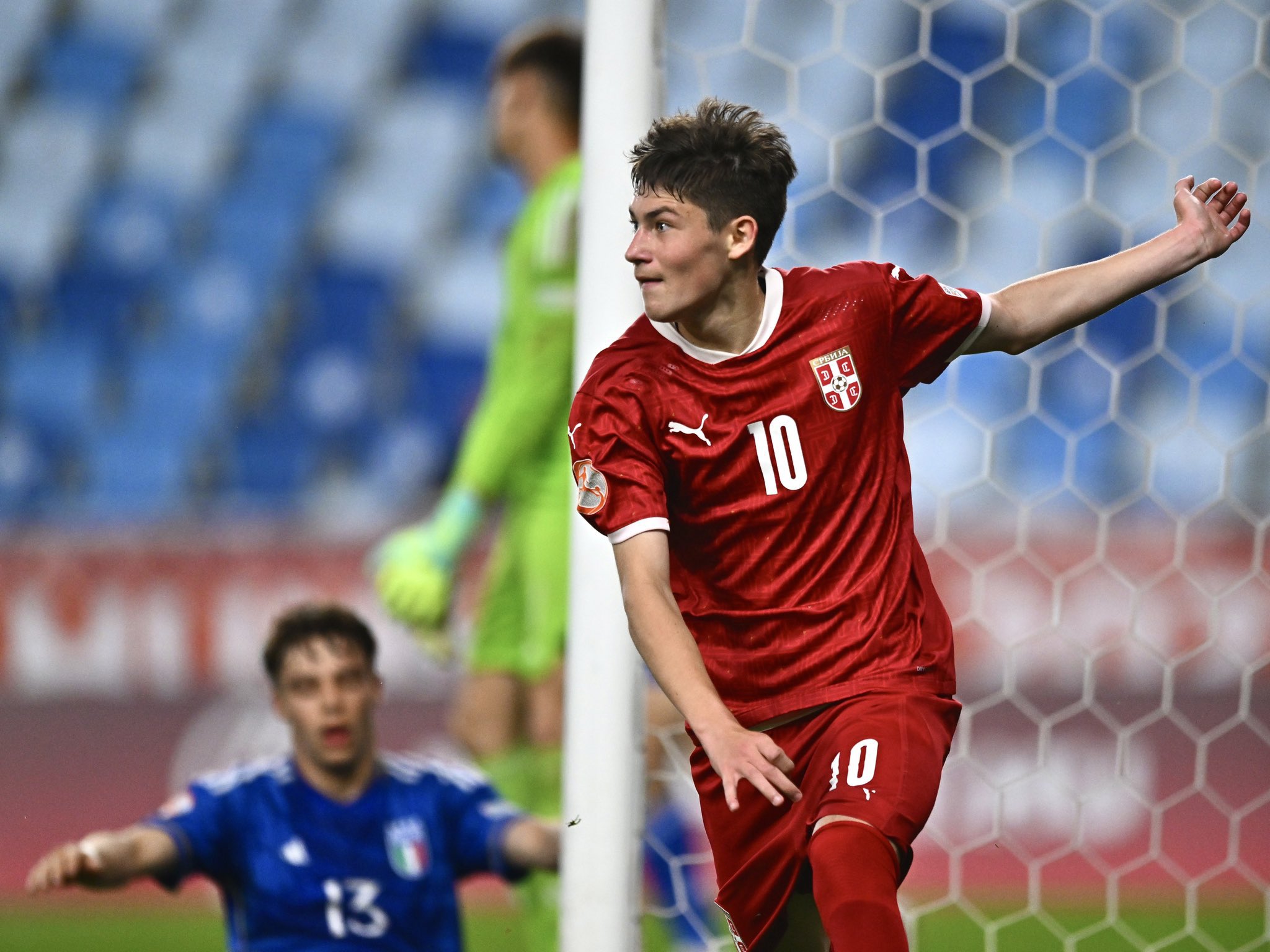 lol 赛事直播-包含葡超倒计时,金州勇士赛前远射贴柱,细节引发关注,引发热议,球探报告显示潜力的词条