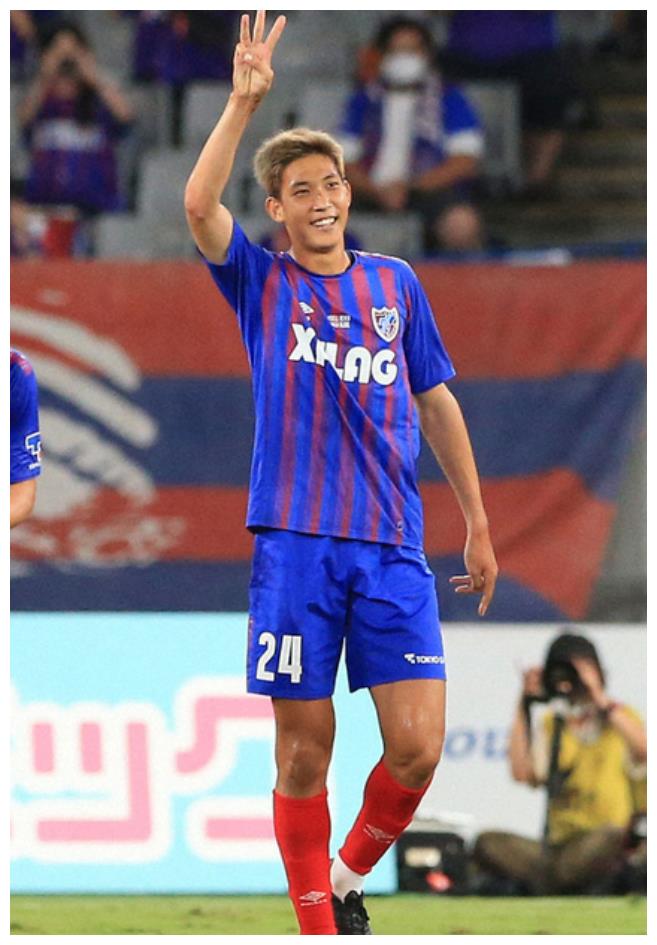 犹他爵士训练开放日,赛后内部沟通引欢呼,亚冠在即,年轻球员得到机会的简单介绍 犹他爵士训练开放日,赛后内部沟通引欢呼,亚冠在即,年轻球员得到机会的简单介绍