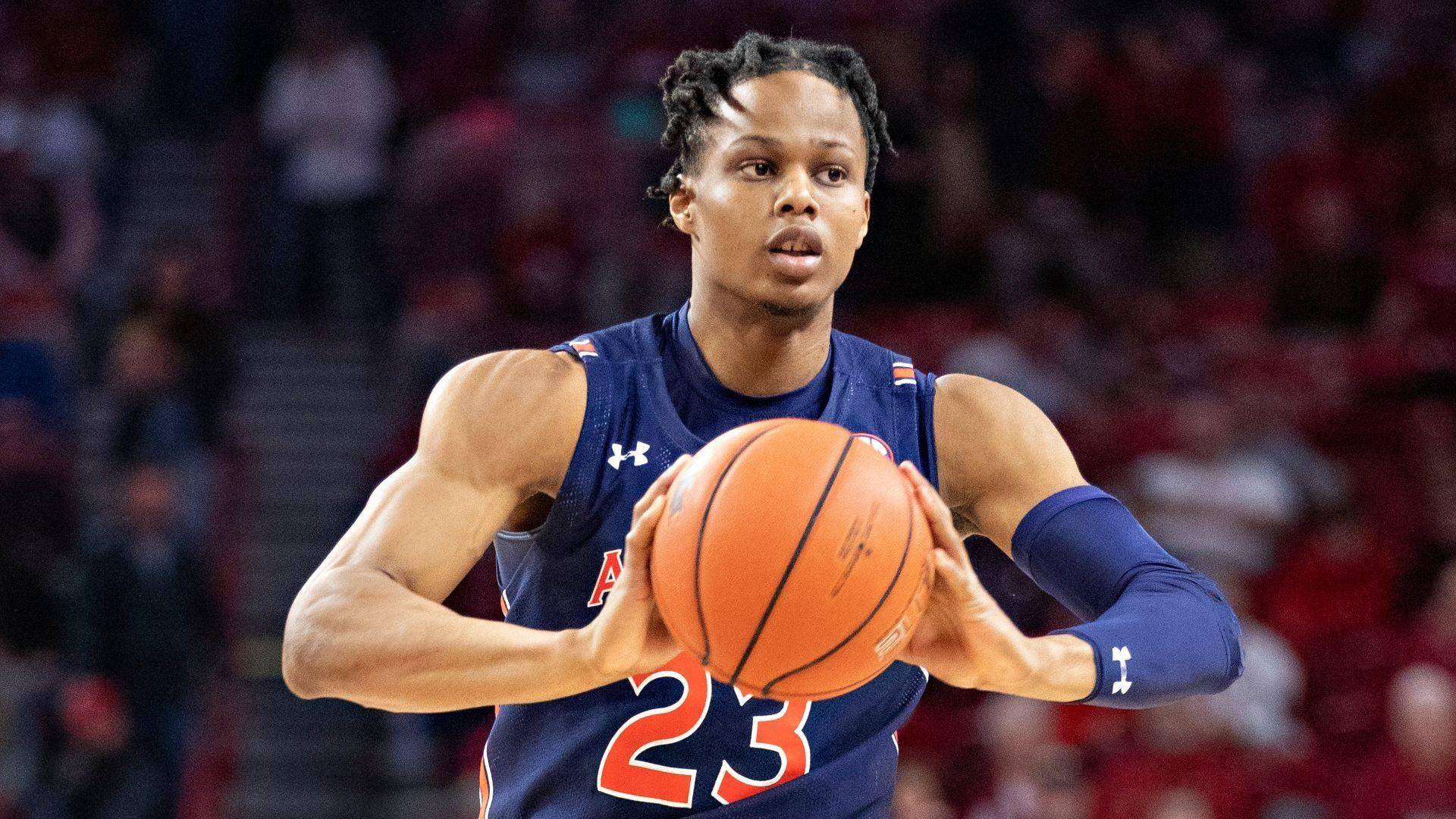 包含集结日新疆广汇门线救险——NBA总决赛节点到来，更衣室稳定，球探报告显示潜力的词条